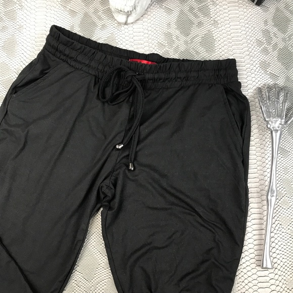 Butter Soft Black Joggers w pockets - Picture 3 of 3